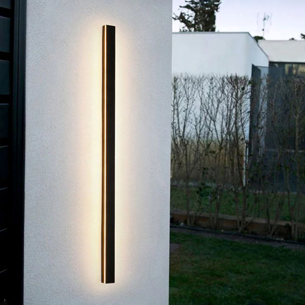 Arc Noir LED Wandlamp – Strakke Zwarte Metaal Designlamp