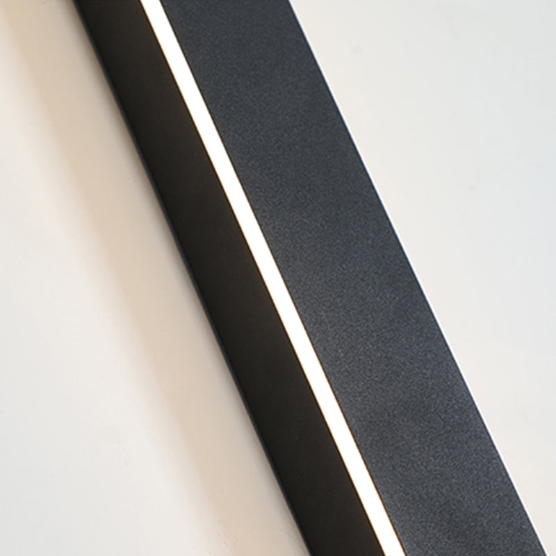 Arc Noir LED Wandlamp – Strakke Zwarte Metaal Designlamp